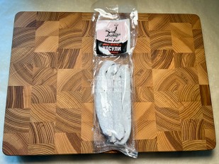 Японские снеки и крекеры: Колбаски сыровяленые Mini Fuet 