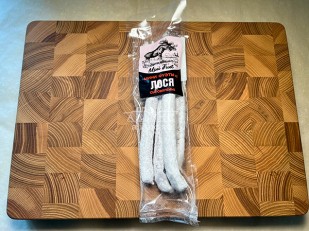 Ухо целое с чесноком (150 гр.): Колбаски сыровяленые Mini Fuet 