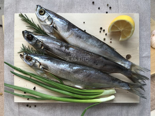 Деревенские гренки с чесноком: Чехонь вяленая