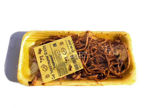 Сыр чечил некопченый "с аджикой" в лотке в Наро-Фоминске